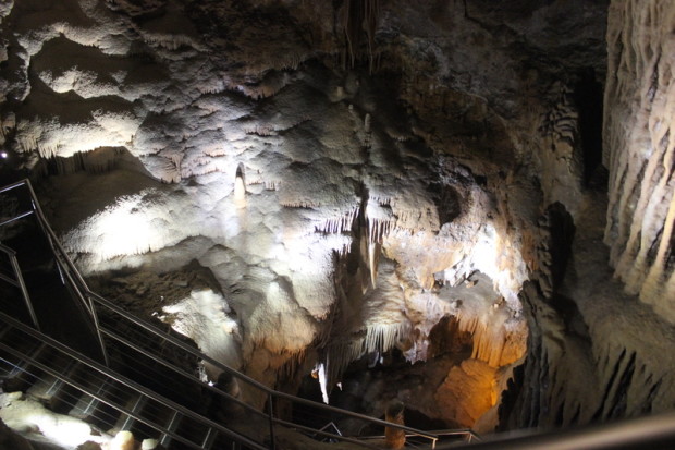 Orient Cave hinab